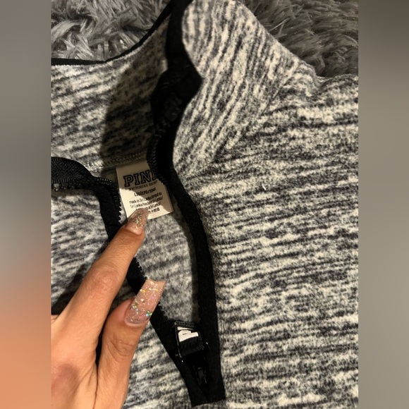 🖤VS PINK L - Picture 2 of 2